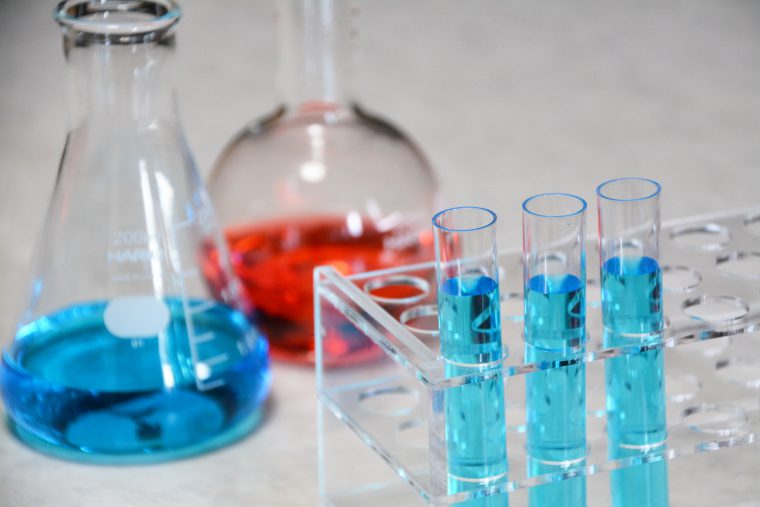 「水溶液の濃さ」と「溶解度」を解説！自分が実験しているようかのようにイメージしよう