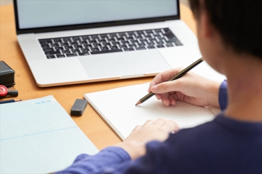 低学年の親御さん必見！個別指導のオンライン授業は低学年に特にオススメ